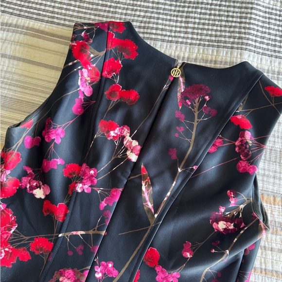 Tommy Hilfigure Floral Motif Paint Splatter Black Casual Fit and Flare Dress - Picture 5 of 9